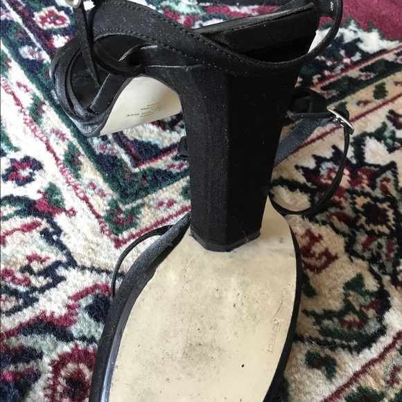 Cause and Effect Black Strap Sandal 🔴 - Picture 5 of 6